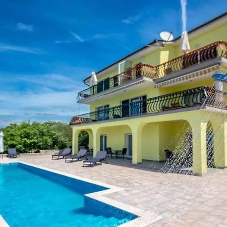 Apartments Kostrena Appartement