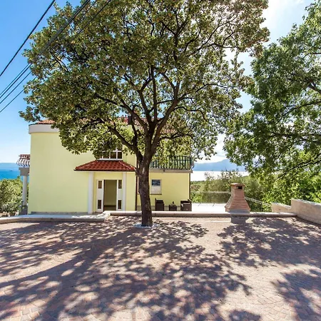 Apartments Kostrena Διαμέρισμα *