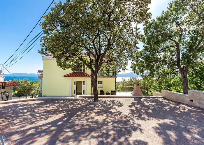 Apartments Kostrena Διαμέρισμα *